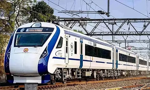 நெல்லை சென்ற வந்தே பாரத் ரெயில் மீது சரமாரி கற்கள் வீச்சு