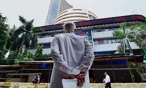 சரிவுடன் வர்த்தகமாகும் நிப்டி; இன்றைய இந்திய பங்குச்சந்தை நிலவரம்