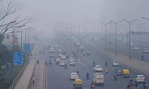 காற்று மாசால் திணறும் டெல்லி.. சுப்ரீம் கோர்ட்டில் நாளை விசாரணை