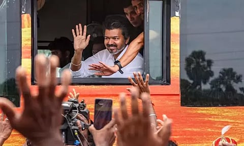 விஜய் பிரசாரம்: ஈரோட்டில் 18-ம் தேதி ஒரு பள்ளிக்கு மட்டும் விடுமுறை