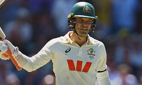 ஆஷஸ் டெஸ்ட்: அலெக்ஸ் கேரி சதம்....ஆஸ்திரேலியா 326 ரன்கள் குவிப்பு