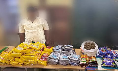 தூத்துக்குடியில் 1.5 கிலோ கஞ்சா, 9 கிலோ புகையிலை பொருட்கள் பறிமுதல்: வாலிபர் கைது