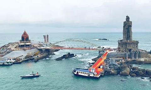 குமரி: விவேகானந்தர் மண்டபத்திற்குச் செல்லும் படகு சேவை தற்காலிகமாக நிறுத்தம்