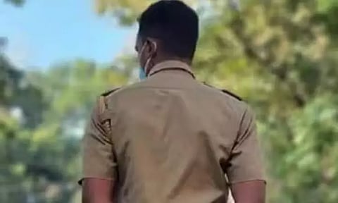பெண்ணுக்கு ஆபாச மெசேஜ் அனுப்பிய போலீஸ்காரர் சஸ்பெண்டு