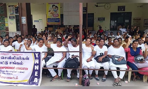 தூத்துக்குடி அரசு மருத்துவமனையில் செவிலியர்கள் தொடர் காத்திருப்பு போராட்டம்