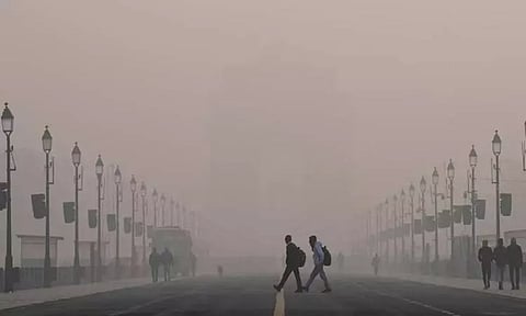 டெல்லியில் காற்று மாசு தொடர்ந்து அதிகரிப்பு; மக்கள் அவதி