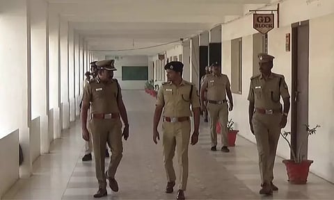 எஸ்.ஐ. எழுத்து தேர்வு: தூத்துக்குடியில் 3,584 பேர் எழுதினர்