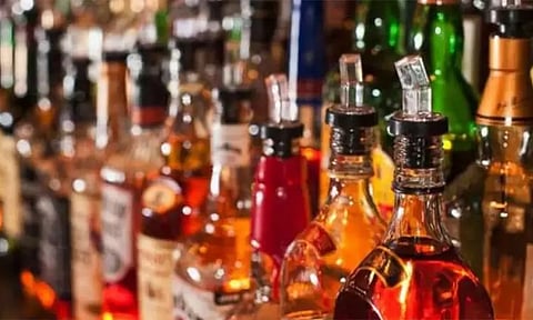 வெளிநாட்டவர்களுக்காக மதுக்கொள்கையை தளர்த்திய குஜராத் அரசு