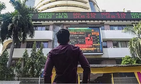 சரிவுடன் வர்த்தகமாகும் இந்திய பங்குச்சந்தை; இன்றைய நிலவரம்