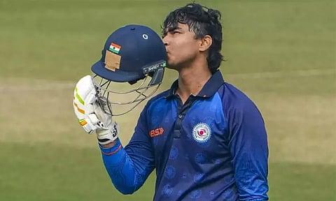 அடேங்கப்பா...50 ஓவரில் 574 ரன்கள்....வரலாறு படைத்த பீகார் அணி