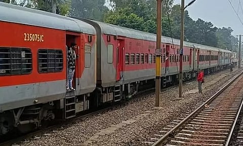 தாதர்- திருநெல்வேலி வாராந்திர எக்ஸ்பிரஸ் ரெயிலில் கூடுதலாக ஒரு பெட்டி இணைப்பு