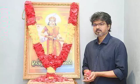 வேலு நாச்சியார் நினைவு நாள்: விஜய் மரியாதை