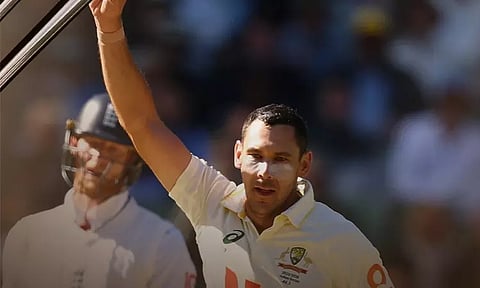 பந்துவீச்சில் மிரட்டிய ஆஸ்திரேலியா....110 ரன்களுக்கு ஆட்டமிழந்த இங்கிலாந்து