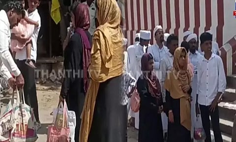 திருப்பரங்குன்றம் மலையில் பிரியாணியுடன் ஏற முயற்சி; கேரளாவை சேர்ந்தவர்களை தடுத்து நிறுத்திய போலீசார்