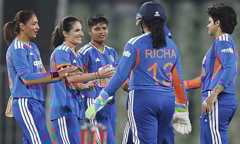 3வது டி20: இந்திய அணிக்கு 113 ரன்கள் இலக்கு நிர்ணயித்த இலங்கை