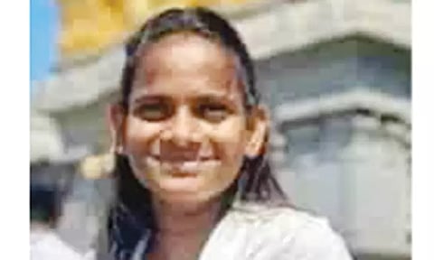 19-வயதில் 9 பேருக்கு டிமிக்கி...அத்தையுடன் சேர்ந்து மோசடி செய்த கல்யாண ராணி கைது