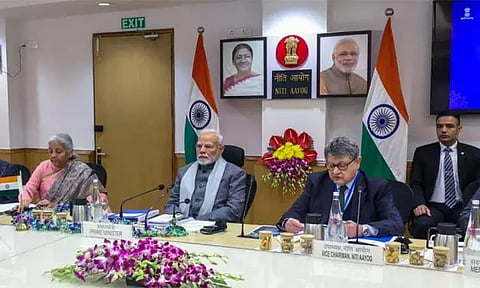 பொருளாதார வல்லுநர்களுடன் பிரதமர் மோடி சந்திப்பு - பட்ஜெட் குறித்து ஆலோசனை