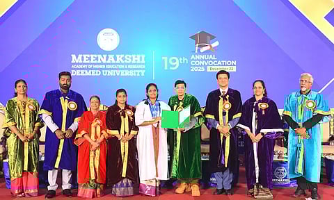 மீனாட்சி மருத்துவக் கல்லூரியில் 19-வது ஆண்டு பட்டமளிப்பு விழா