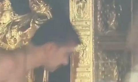 மகர விளக்கு பூஜைகளுக்காக சபரிமலை ஐயப்பன் கோயிலில் நடை திறப்பு