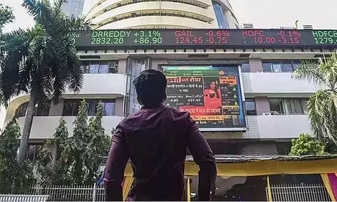 சரிவுடன் நிறைவடைந்த நிப்டி: இன்றைய பங்குச்சந்தை நிலவரம்