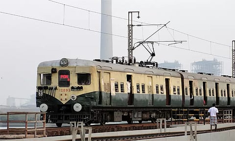 சென்னை சென்டிரல் - கும்மிடிப்பூண்டி - கடற்கரை மின்சார ரெயில்களின் நேரம் மாற்றம்