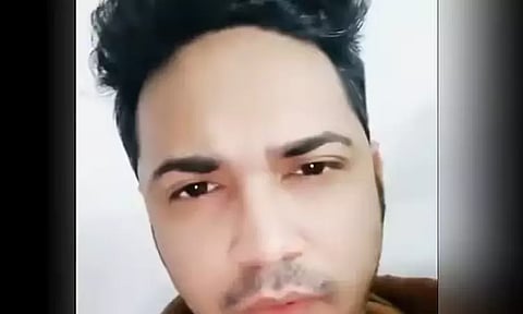 வங்காளதேசம்; மாணவர் இயக்க தலைவர் கொலையில் தேடப்படும் நபர் துபாயில் பதுங்கல்