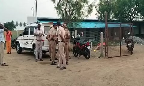 சாத்தூரில் சட்டவிரோதமாக பட்டாசு தயாரித்தபோது விபத்து - 2 தொழிலாளர்கள் உயிரிழப்பு