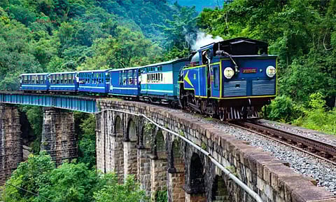 உதகை மலை ரெயில் சேவை 2-வது நாளாக ரத்து