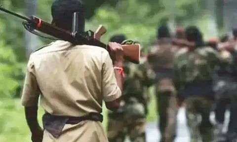 சத்தீஸ்கரில் 2 இடங்களில் என்கவுண்டர்; 14 நக்சலைட்டுகள் சுட்டுக் கொலை