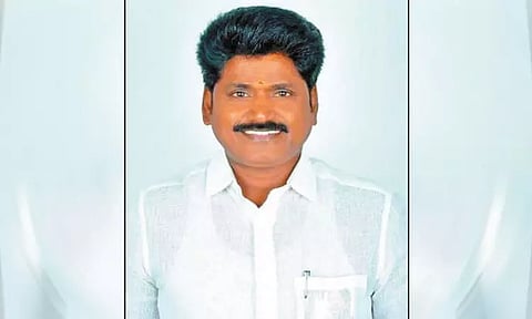 திருவள்ளூர் மேற்கு மாவட்ட அ.தி.மு.க. துணை செயலாளர் கட்சியில் இருந்து விலகல்