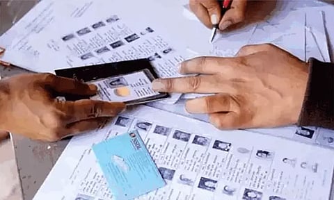 வாக்காளர் பட்டியலில் பெயர் சேர்க்க 9.14 லட்சம் பேர் விண்ணப்பம்