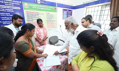 ஆக்கிரமிப்பு வீடுகளுக்கு மாற்றுக் குடியிருப்புகள் வழங்குவது குறித்த ஆய்வுக் கூட்டம் - அமைச்சர் சேகர்பாபு தலைமையில் நடைபெற்றது