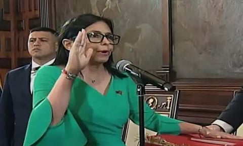 வெனிசுலா நாட்டின் இடைக்கால அதிபராக பதவி ஏற்றார் டெல்சி ரோட்ரிக்ஸ்