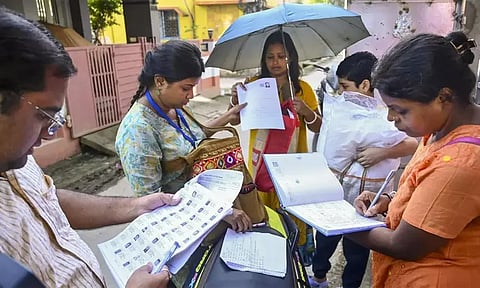 வாக்காளர் பட்டியல் தீவிர திருத்தப்பணி: 6.5 கோடி பெயர்கள் நீக்கம்