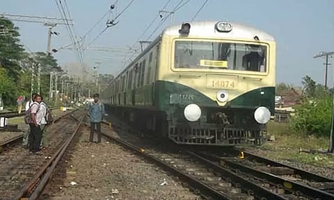 சென்னை சென்டிரல்-கூடூர் வழித்தடத்தில் பராமரிப்பு பணி; 2 மின்சார ரெயில்கள் இன்று ரத்து
