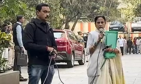 எஸ்.ஐ.ஆர். பணியில் 72 பேர் பலி; பா.ஜ.க. ஒரு கொலைகார கட்சி: மம்தா பானர்ஜி ஆவேசம்