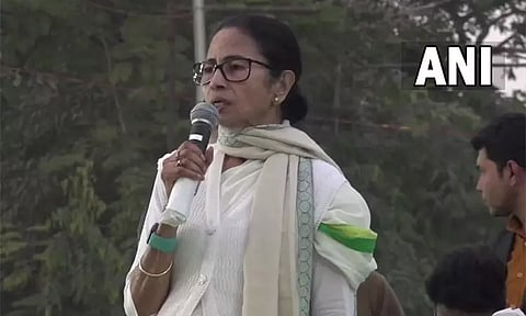 ‘அமித்ஷாவுக்கு எதிரான ஆதாரங்களை கொண்ட பென் டிரைவ் என்னிடம் உள்ளது’ - மம்தா பானர்ஜி