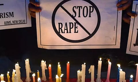 16 வயது சிறுமி கூட்டு பாலியல் வன்கொடுமை - திரிணாமுல் காங்கிரஸ் நிர்வாகி உள்பட 2 பேர் கைது