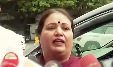 ஜெயலலிதாவின் மகள் என கூறிக்கொண்டு அதிமுக தலைமை அலுவலகத்திற்கு வந்த பெண் - பரபரப்பு சம்பவம்