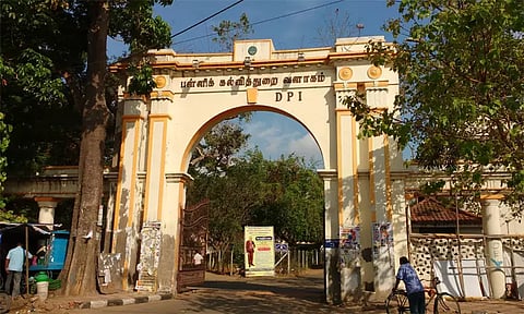 அரசு பள்ளிகளில் தலைமை ஆசிரியர் காலிப்பணியிடங்கள் நிரப்பப்படாதது ஏன்? - பள்ளிக்கல்வித்துறை விளக்கம்