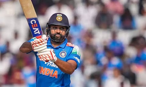 அதிக சிக்ஸர்கள்: ரோகித் சர்மா புதிய சாதனை