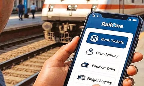 ரெயில் ஒன் செயலி மூலம் முன்பதிவில்லாத டிக்கெட் எடுப்பவர்களுக்கு 3% கட்டண சலுகை: இன்று முதல் அமல்