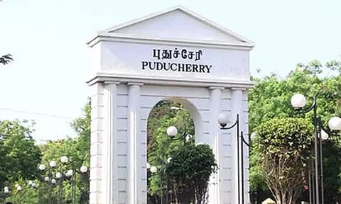 போகி பண்டிகை: புதுச்சேரியில் இன்று விடுமுறை