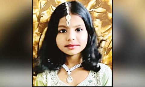 தெருநாய் கடித்து குதறியதில் 5-ம் வகுப்பு மாணவி உயிரிழப்பு