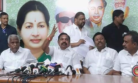 மகளிருக்கு மாதம் ரூ.2 ஆயிரம்... ஆண்களுக்கும் கட்டணமில்லா பஸ் வசதி - அதிமுக தேர்தல் வாக்குறுதி அறிவிப்பு