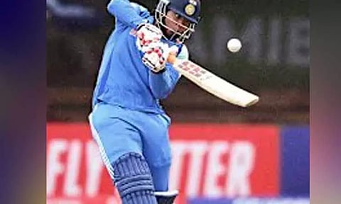 யு19 உலகக்கோப்பை: வங்காளதேச அணிக்கு 239 ரன்கள் இலக்கு நிர்ணயித்த இந்தியா