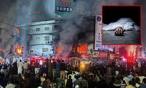 பாகிஸ்தான்: வணிக வளாகத்தில் தீ விபத்து 3 பேர் பலி; பலர் காயம்