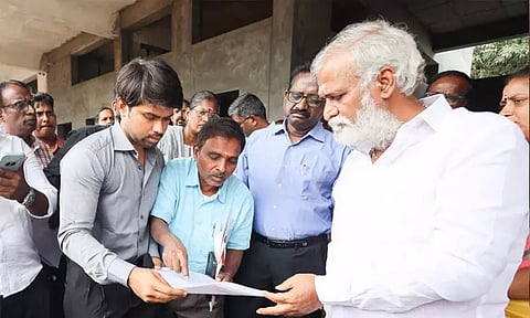 முதல்-அமைச்சரின் வழிகாட்டுதலில்தான் அதிமுகவும் பயணிக்கிறது - அமைச்சர் சேகர்பாபு