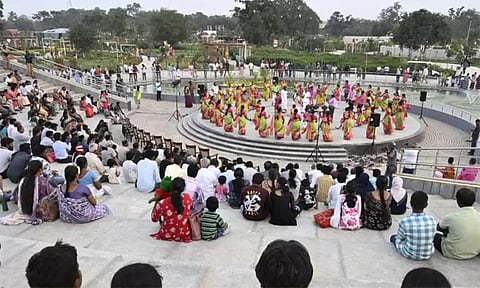 பொங்கல் விடுமுறை: கோவை செம்மொழி பூங்காவை கண்டு மகிழ்ந்த 1 லட்சம் மக்கள்