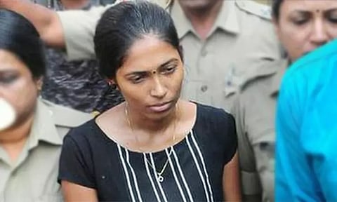 கள்ளக்காதலனுடன் சேர்ந்து வாழ குழந்தையை கொன்ற கொடூர தாய்: குற்றவாளி என தீர்ப்பு வழங்கிய கோர்ட்டு